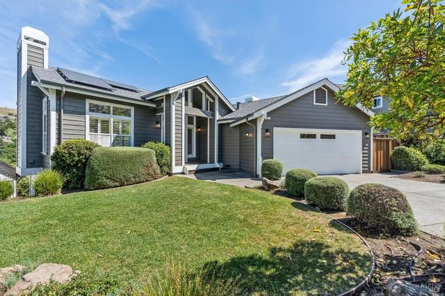 4 Meadow Ridge Dr, Corte Madera, CA 94925