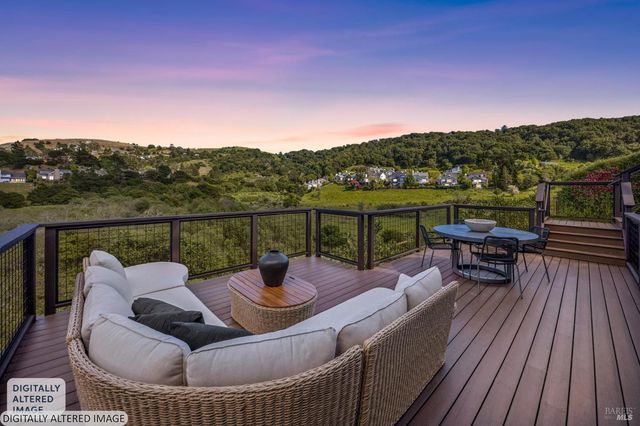 4 Meadow Ridge Dr, Corte Madera, CA 94925