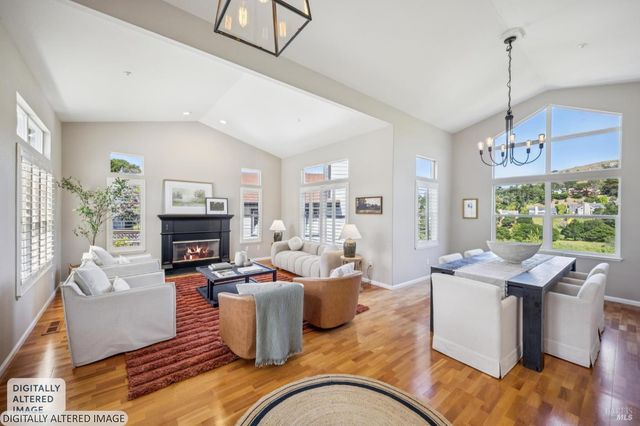 4 Meadow Ridge Dr, Corte Madera, CA 94925