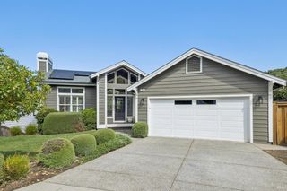 4 Meadow Ridge Dr, Corte Madera, CA 94925