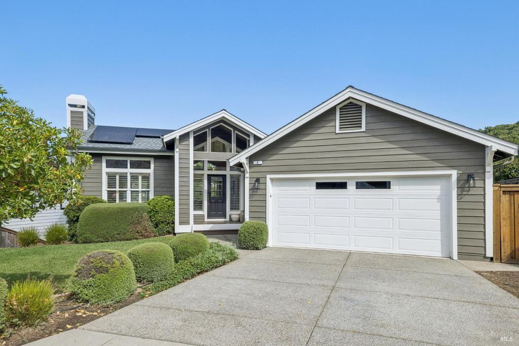 4 Meadow Ridge Dr, Corte Madera, CA 94925