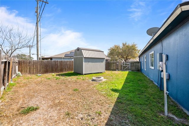 2045 Spanish Trail, Corpus Christi, TX 78410