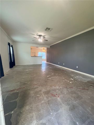 2045 Spanish Trail, Corpus Christi, TX 78410