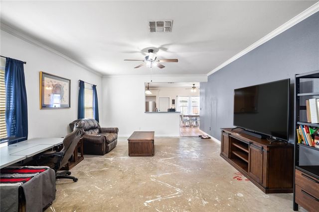 2045 Spanish Trail, Corpus Christi, TX 78410