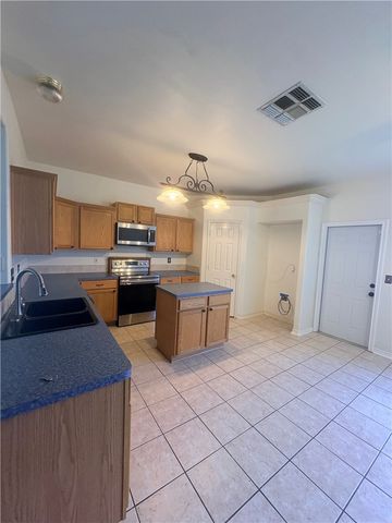 2045 Spanish Trail, Corpus Christi, TX 78410