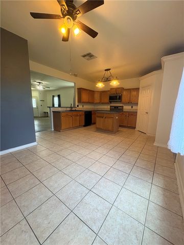 2045 Spanish Trail, Corpus Christi, TX 78410