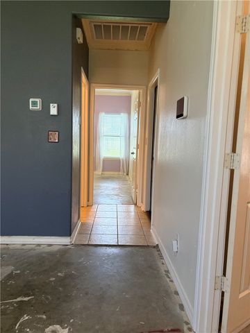 2045 Spanish Trail, Corpus Christi, TX 78410