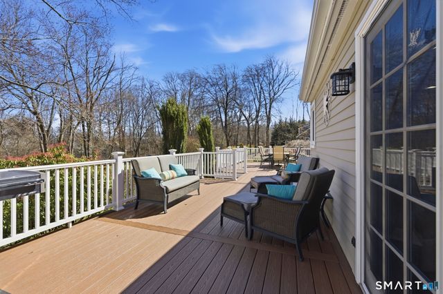 32 School House Hill, Burlington, CT 06013