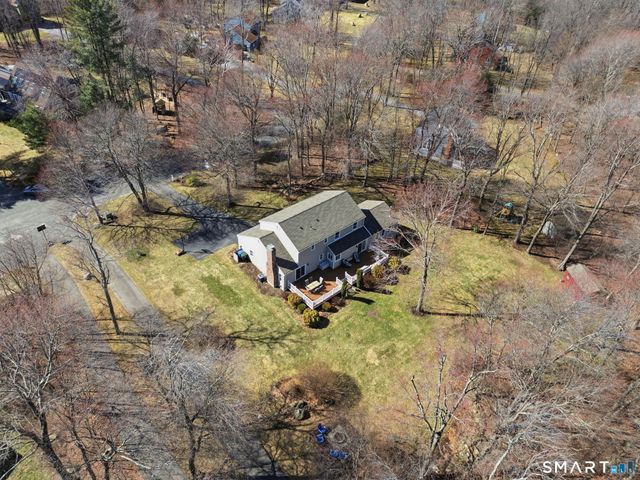 32 School House Hill, Burlington, CT 06013