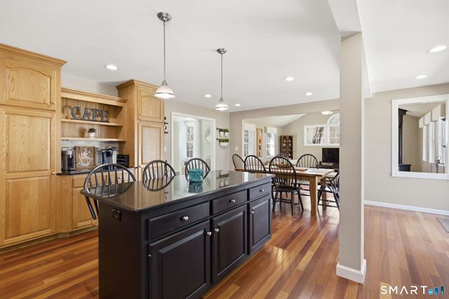 32 School House Hill, Burlington, CT 06013