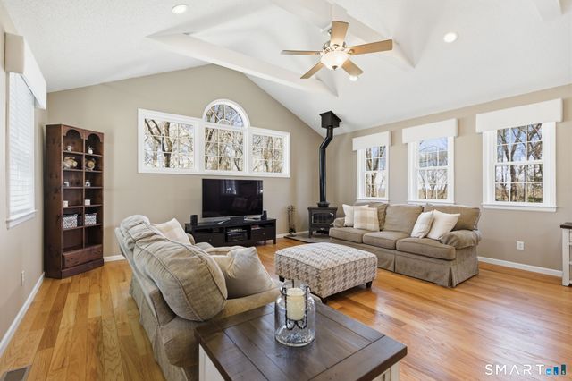 32 School House Hill, Burlington, CT 06013