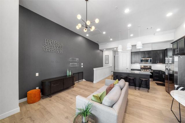 2616 Riverside Drive M, Houston, TX 77004