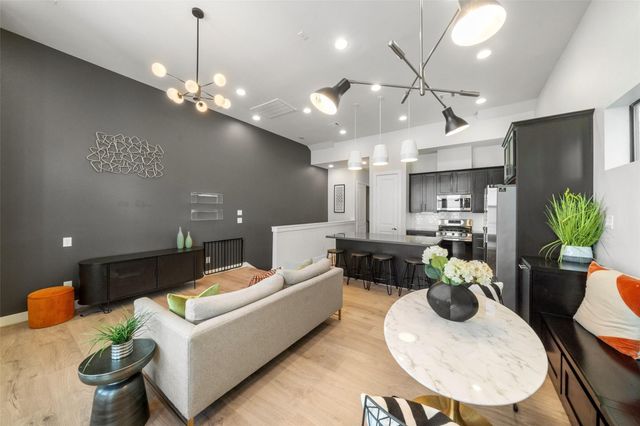 2616 Riverside Drive M, Houston, TX 77004