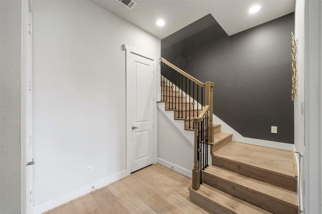 2616 Riverside Drive M, Houston, TX 77004