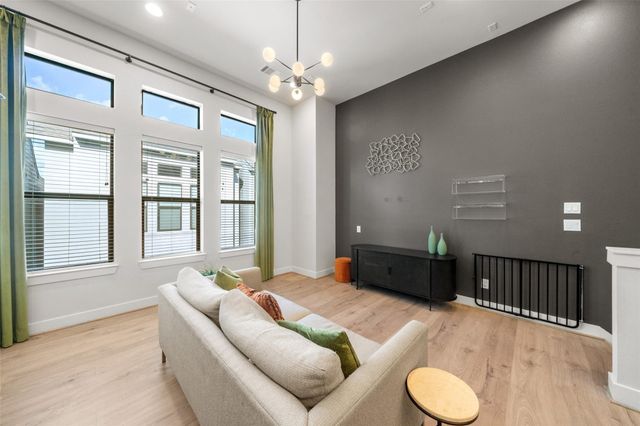 2616 Riverside Drive M, Houston, TX 77004