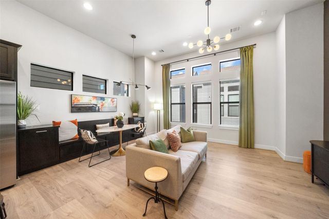 2616 Riverside Drive M, Houston, TX 77004