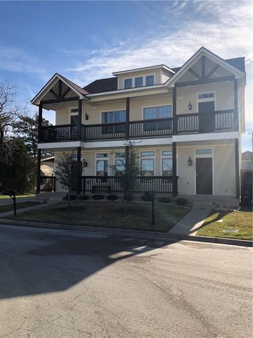 301 B Poplar Street, College Station, TX 77840