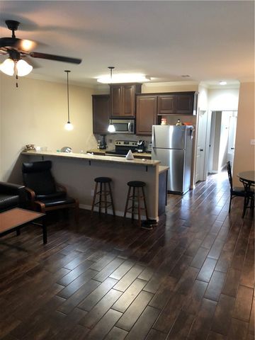 301 B Poplar Street, College Station, TX 77840