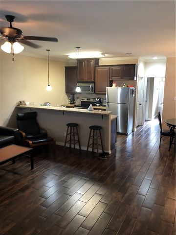 301 B Poplar Street, College Station, TX 77840