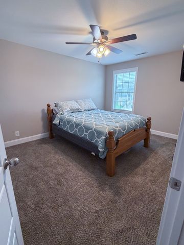 465 Irish Hills Dr, Clarksville, TN 37042