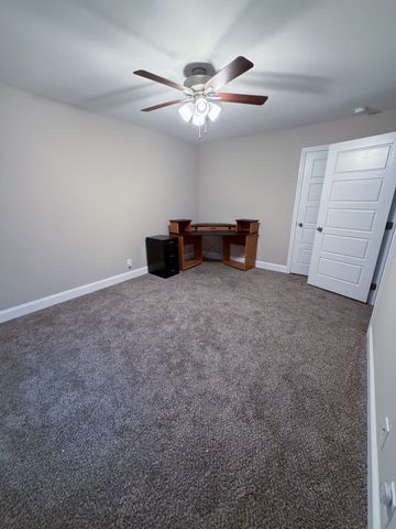 465 Irish Hills Dr, Clarksville, TN 37042