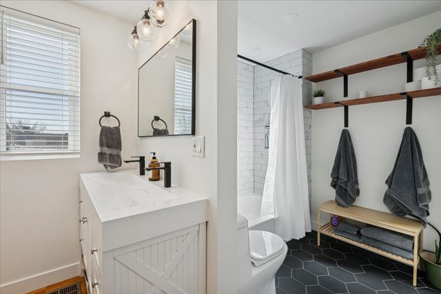 3024 N Sawyer Avenue 2, Chicago, IL 60618