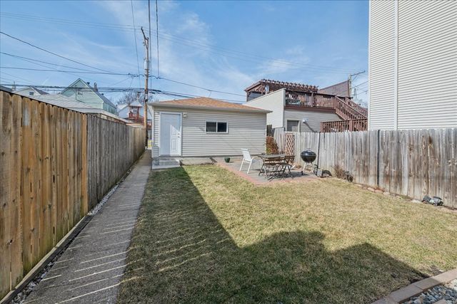 3024 N Sawyer Avenue 2, Chicago, IL 60618