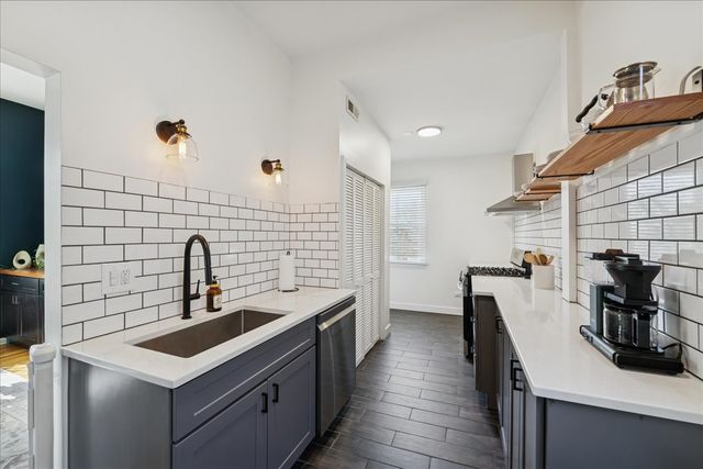 3024 N Sawyer Avenue 2, Chicago, IL 60618