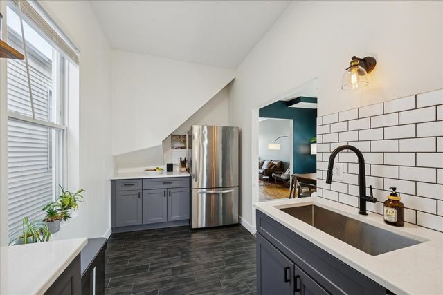 3024 N Sawyer Avenue 2, Chicago, IL 60618