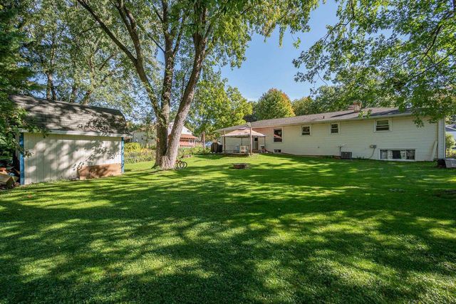 1434 BAUMGART ROAD, Green Bay, WI 54304