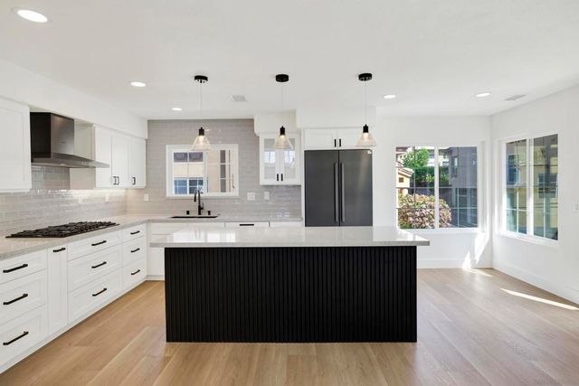 12523 El Camino Real A, San Diego, CA 92130