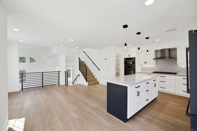 12523 El Camino Real A, San Diego, CA 92130