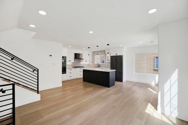 12523 El Camino Real A, San Diego, CA 92130