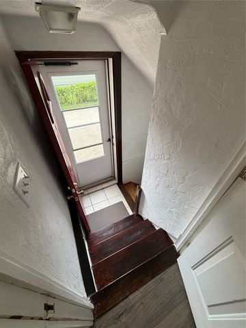 905 POWELL AVE Avenue, Erie, PA 16505
