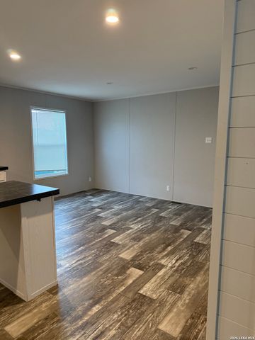 1113 RAMBLE HLS, Canyon Lake, TX 78133
