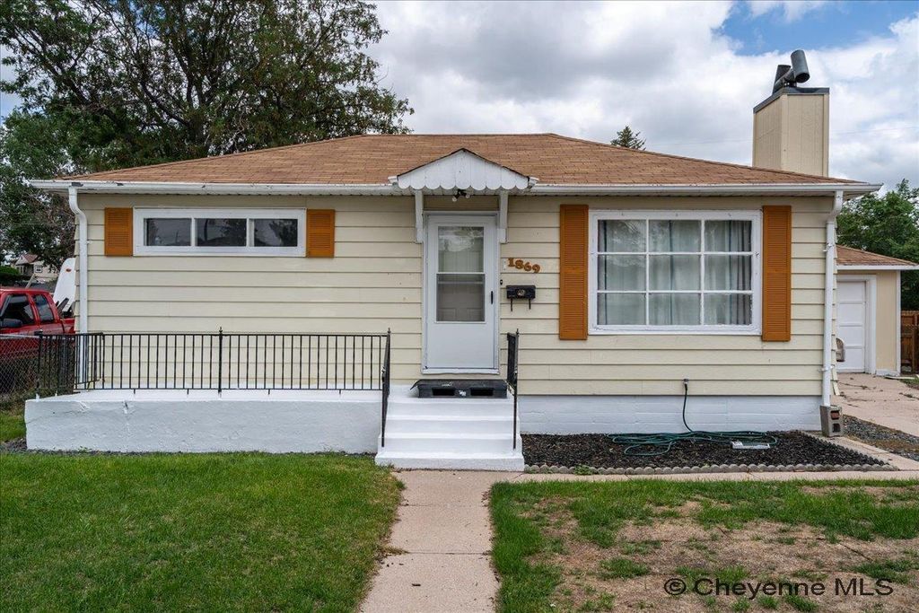 1869 CHERRY CT, Cheyenne, WY 82001