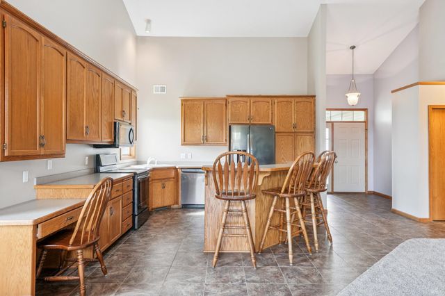 21231 Pasofino Circle N, Forest Lake, MN 55025
