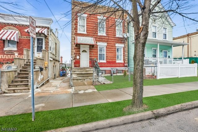 82 Randolph Ave 2, Clifton City, NJ 07011