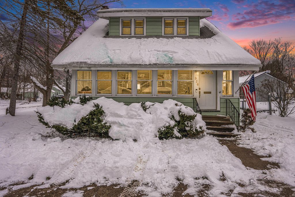 926 Washburn Avenue, Kalamazoo, MI 49048