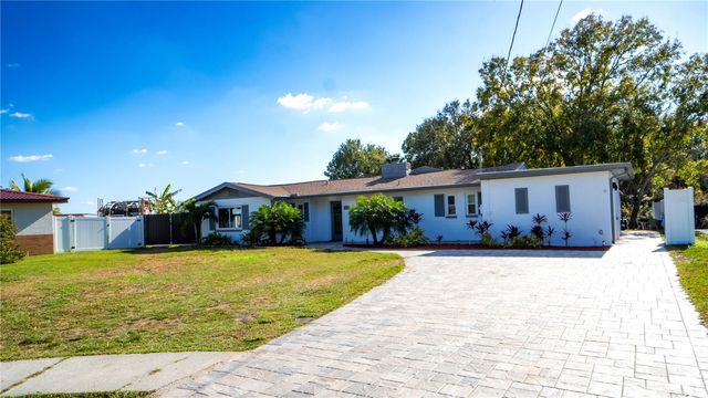 5101 VINSON DRIVE, Tampa, FL 33610