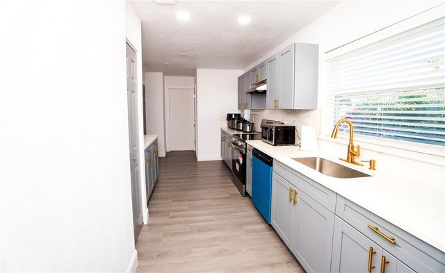 5101 VINSON DRIVE, Tampa, FL 33610