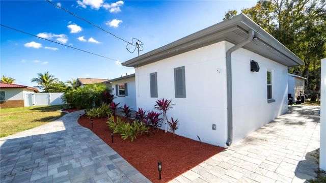 5101 VINSON DRIVE, Tampa, FL 33610