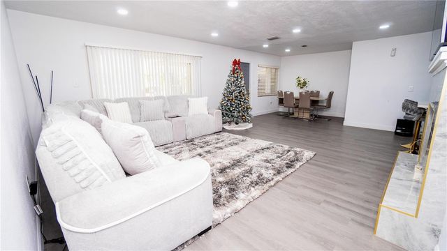 5101 VINSON DRIVE, Tampa, FL 33610