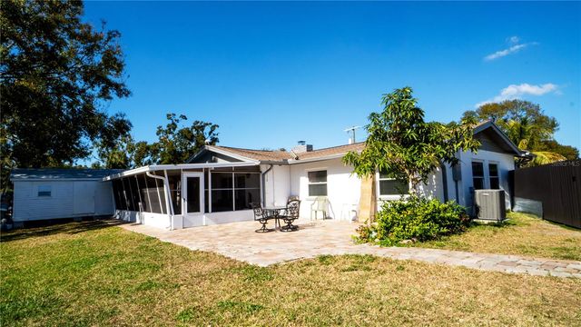 5101 VINSON DRIVE, Tampa, FL 33610