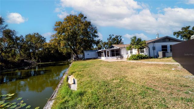 5101 VINSON DRIVE, Tampa, FL 33610