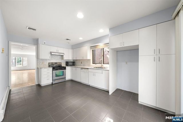 408 Elizabeth Street A, Fort Lee, NJ 07024