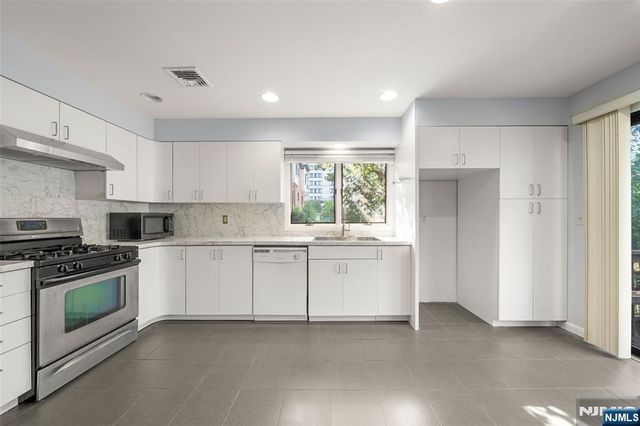 408 Elizabeth Street A, Fort Lee, NJ 07024