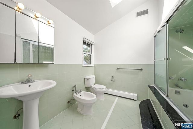 408 Elizabeth Street A, Fort Lee, NJ 07024