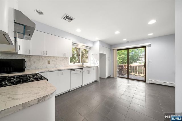 408 Elizabeth Street A, Fort Lee, NJ 07024