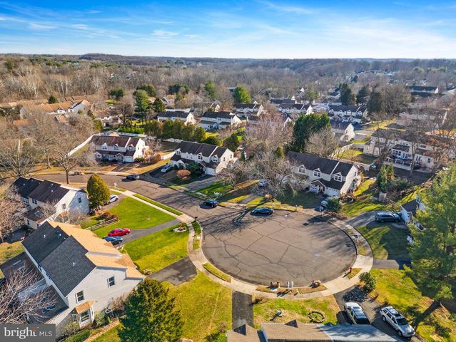 29 TREE BARK LN, Southampton, PA 18966